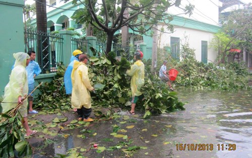 Ghi nhận các cá nhân nỗ lực trong phòng chống bão tại trường